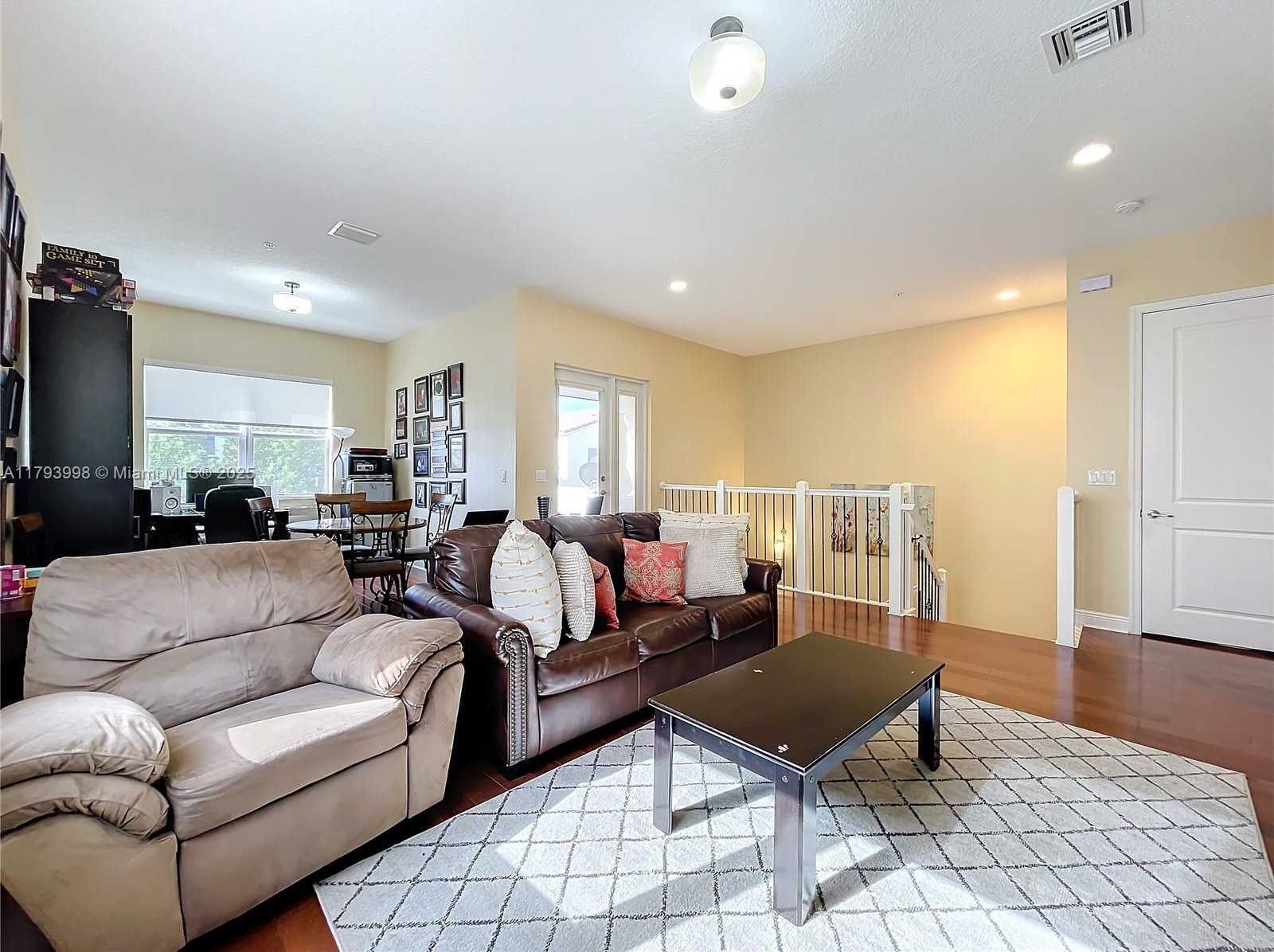 Small Image of 12448 NORTH WEST 17TH MNR, Pembroke Pines Number 29