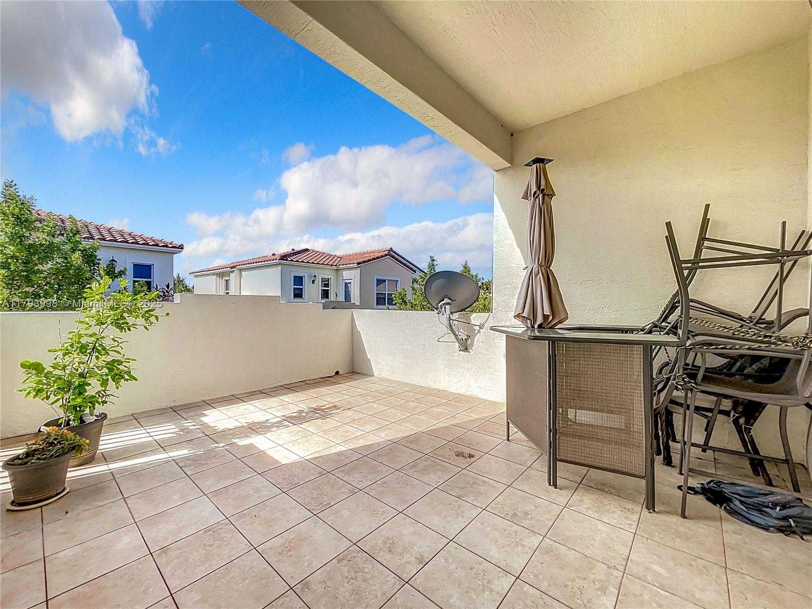 Small Image of 12448 NORTH WEST 17TH MNR, Pembroke Pines Number 42