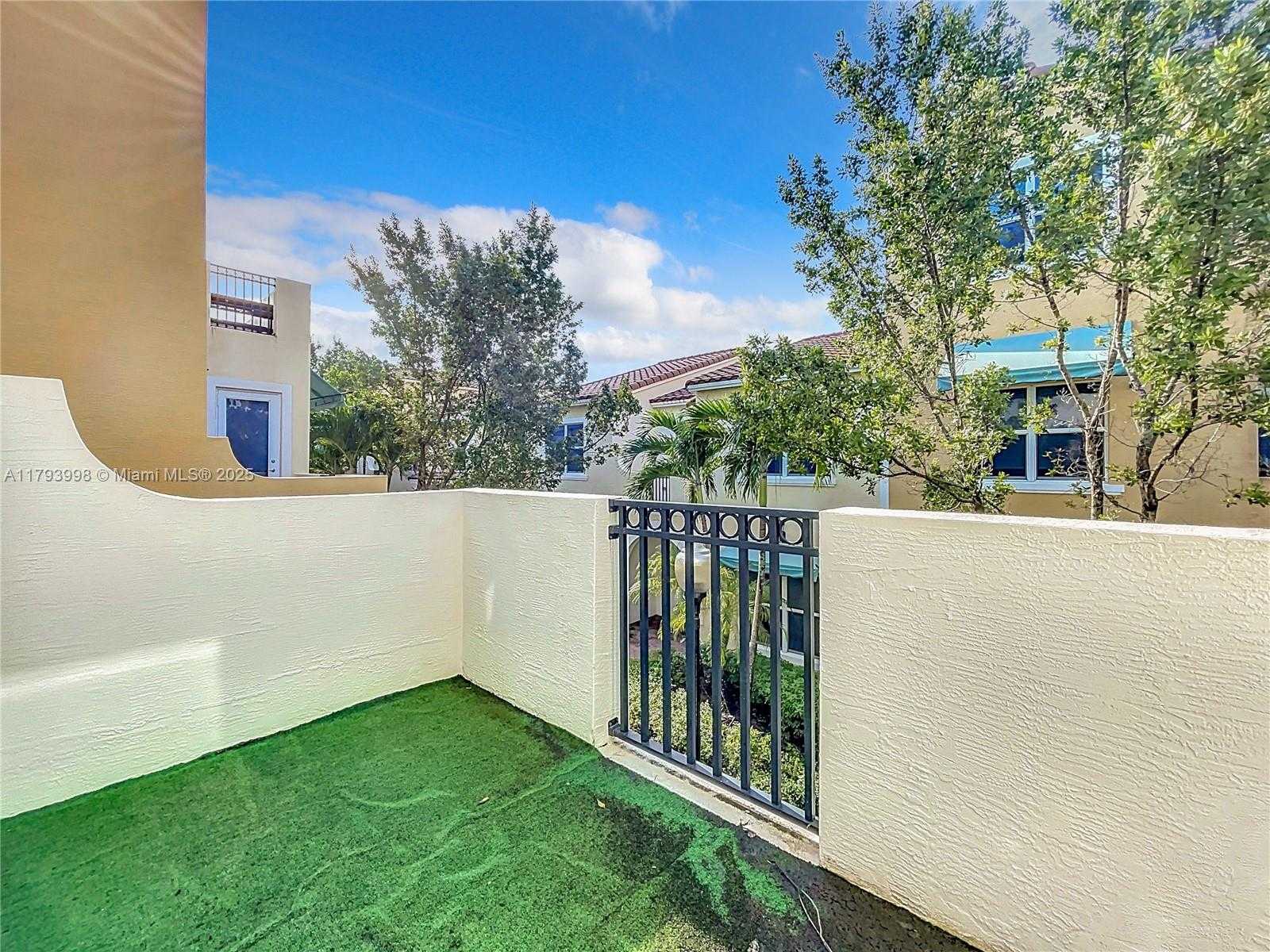 Small Image of 12448 NORTH WEST 17TH MNR, Pembroke Pines Number 43