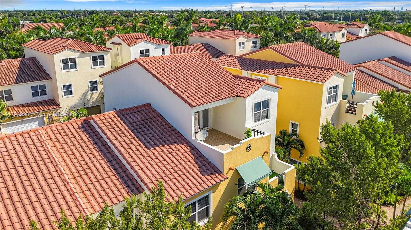 Small Image of 12448 NORTH WEST 17TH MNR, Pembroke Pines Number 45
