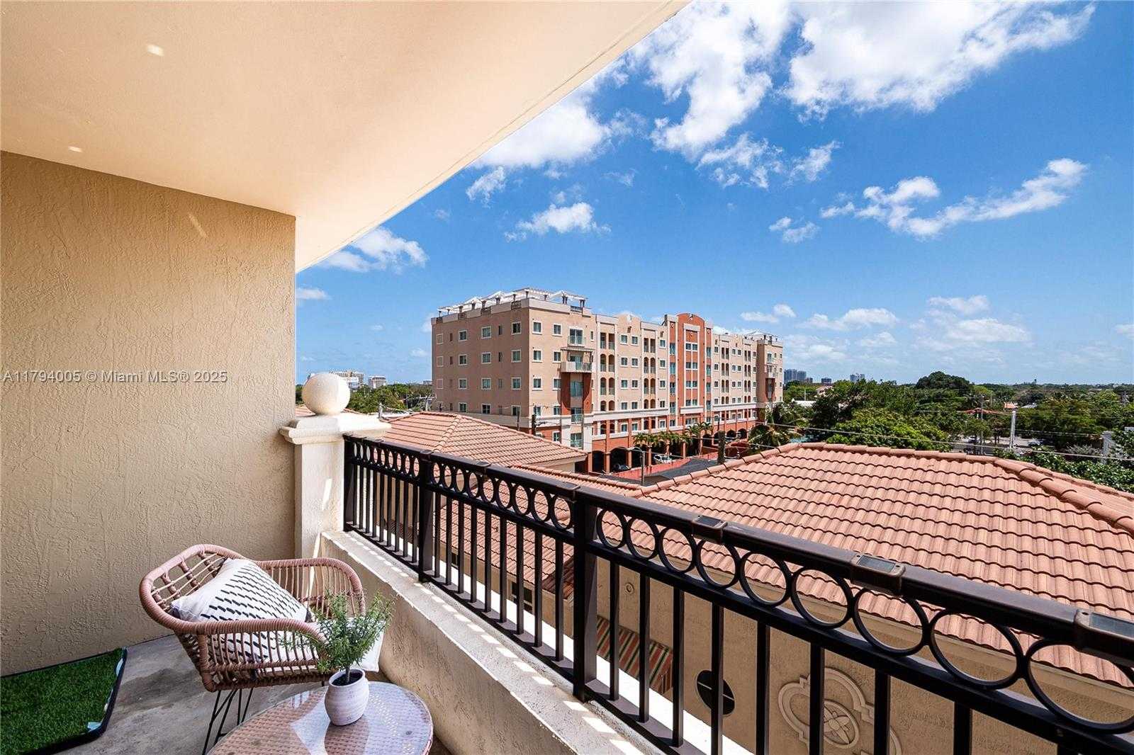 Small Image of 3232 CORAL WAY #507, Miami Number 19