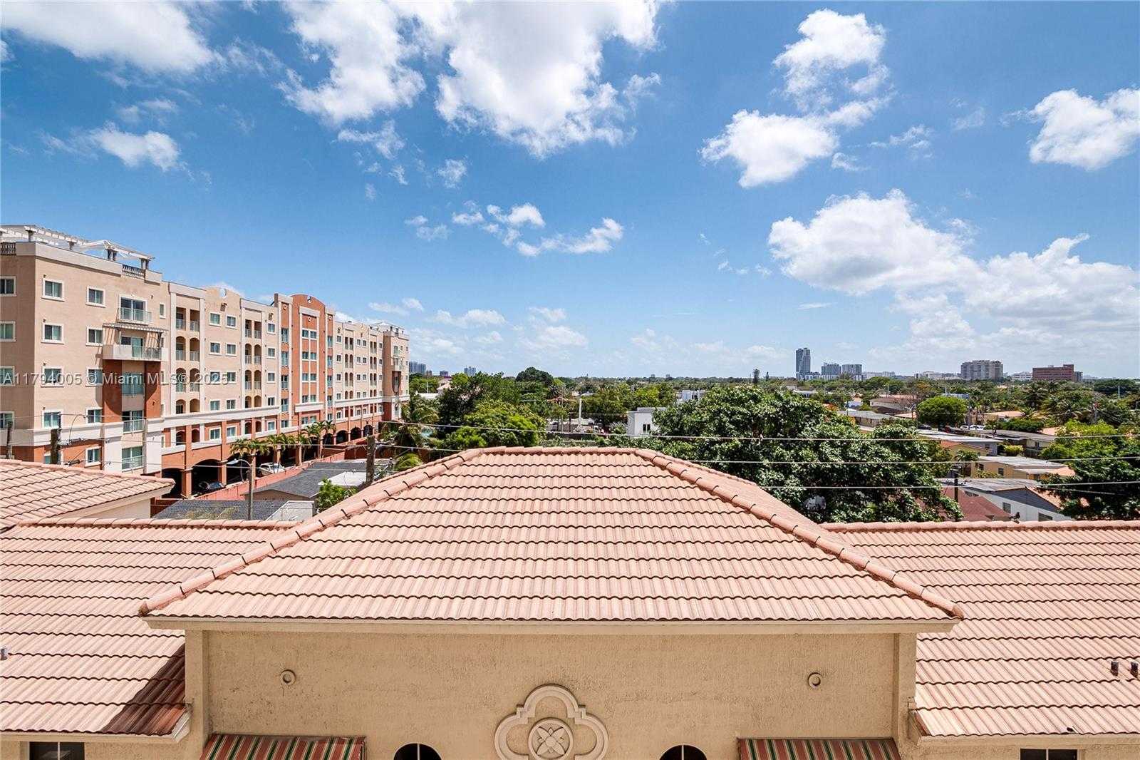 Small Image of 3232 CORAL WAY #507, Miami Number 20