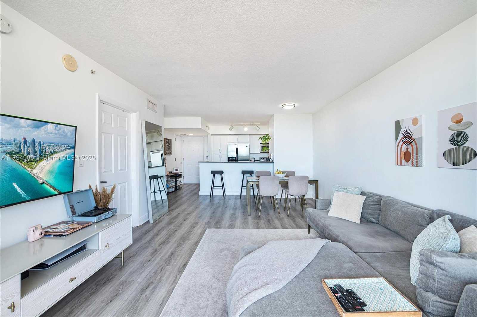 Small Image of 3232 CORAL WAY #507, Miami Number 5