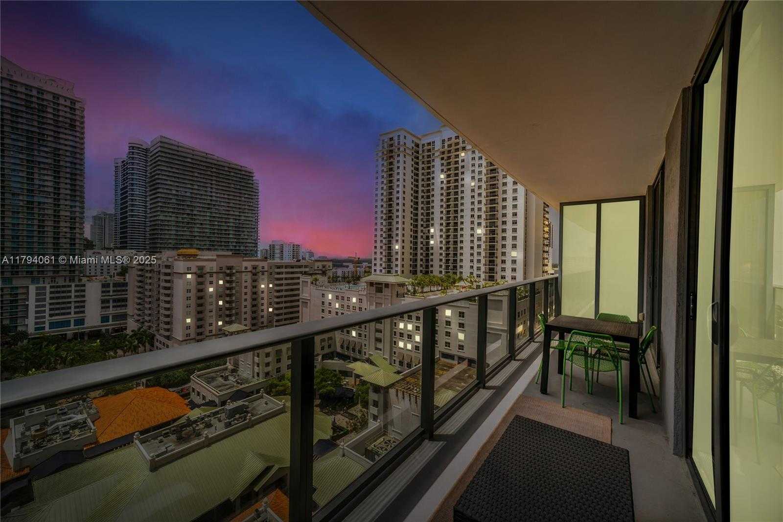 Small Image of 45 SOUTH WEST 9TH ST #1204, Miami Number 12