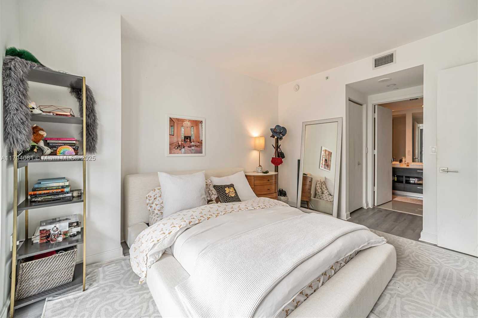 Small Image of 45 SOUTH WEST 9TH ST #1204, Miami Number 15