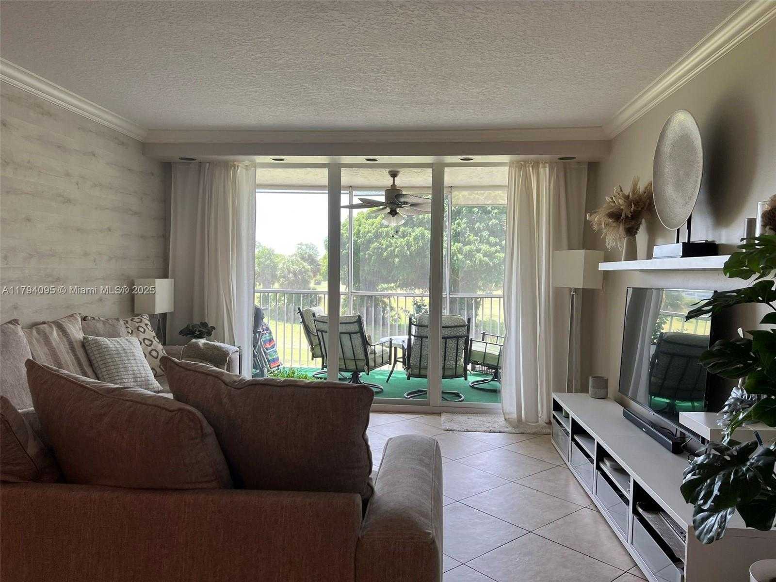 Small Image of 2601 SOUTH COURSE DR #304, Pompano Beach Number 16