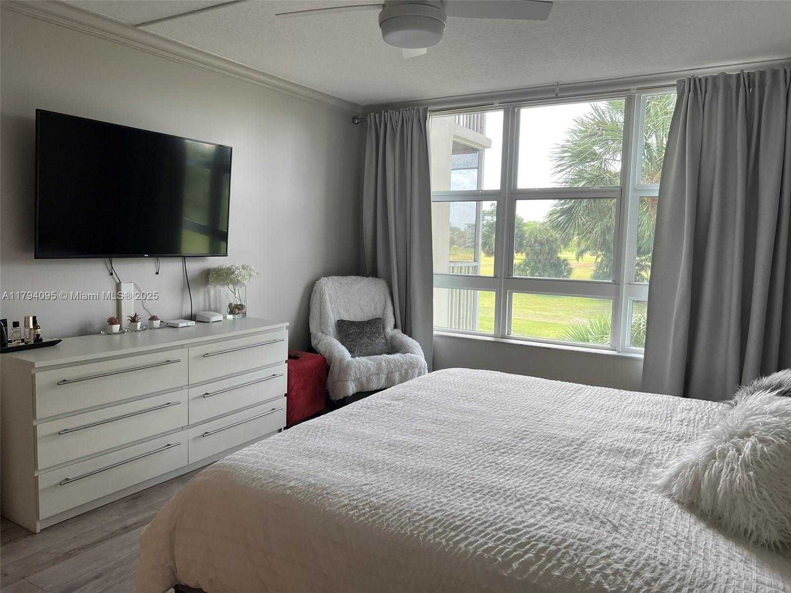 Small Image of 2601 SOUTH COURSE DR #304, Pompano Beach Number 26