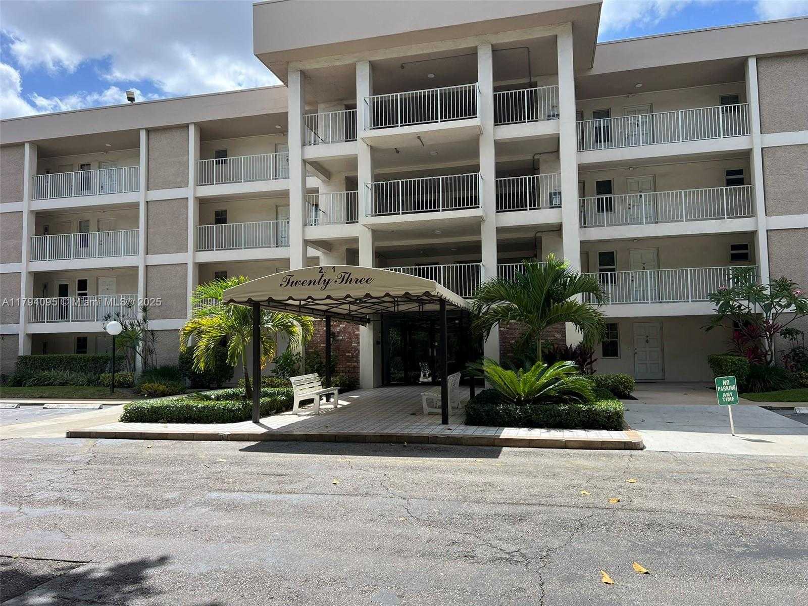 Small Image of 2601 SOUTH COURSE DR #304, Pompano Beach Number 44