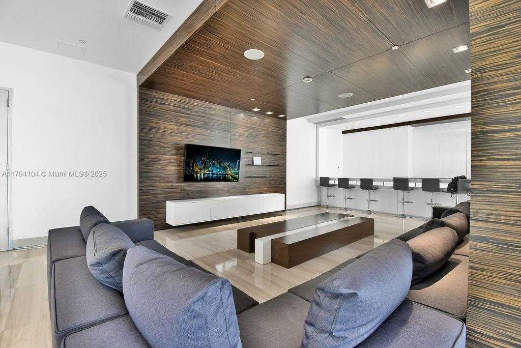 Small Image of 1330 WEST AVE #2805, Miami Beach Number 14