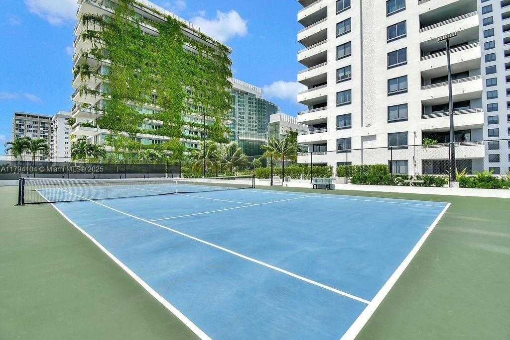 Small Image of 1330 WEST AVE #2805, Miami Beach Number 19