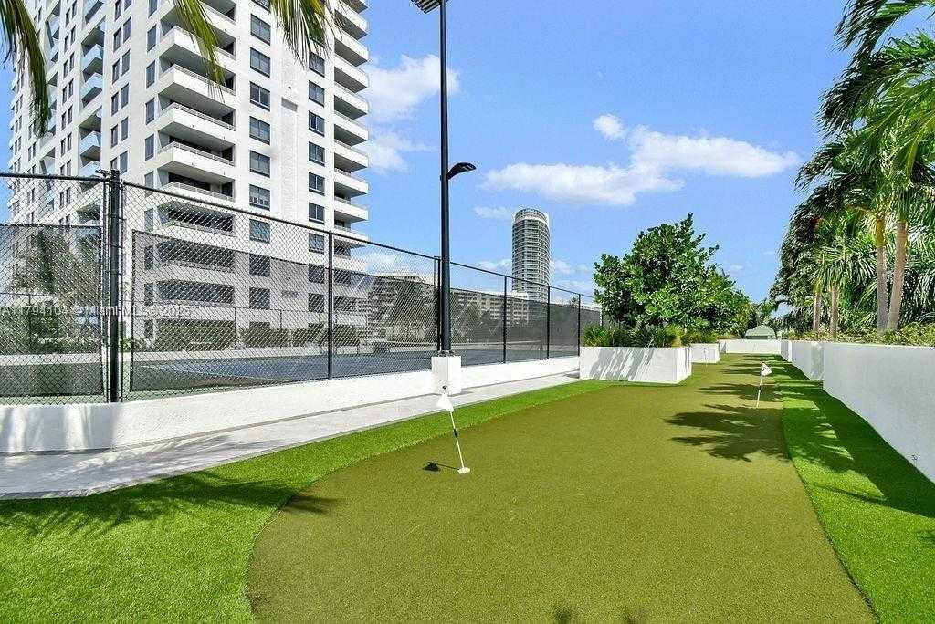 Small Image of 1330 WEST AVE #2805, Miami Beach Number 8