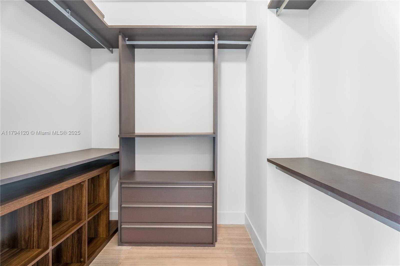 Small Image of 1451 BRICKELL AVE #2703, Miami Number 15