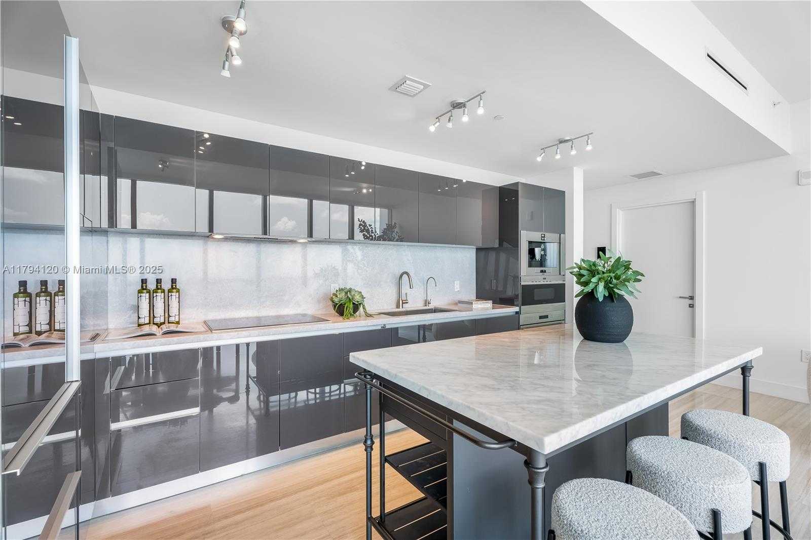 Small Image of 1451 BRICKELL AVE #2703, Miami Number 5