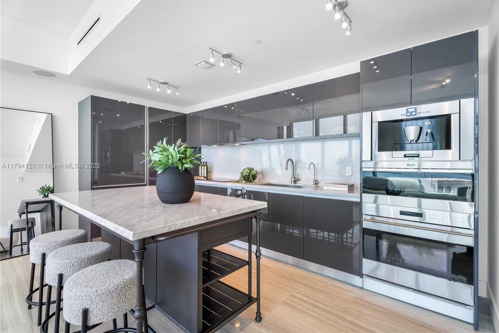 Small Image of 1451 BRICKELL AVE #2703, Miami Number 7