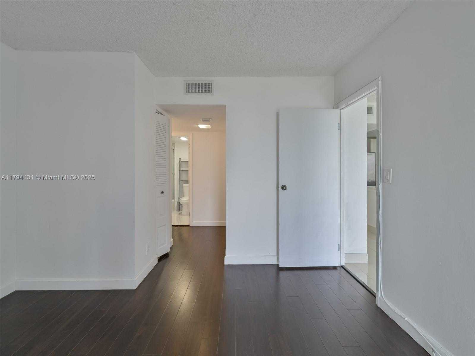Small Image of 20301 WEST COUNTRY CLUB DR #1927, Aventura Number 14