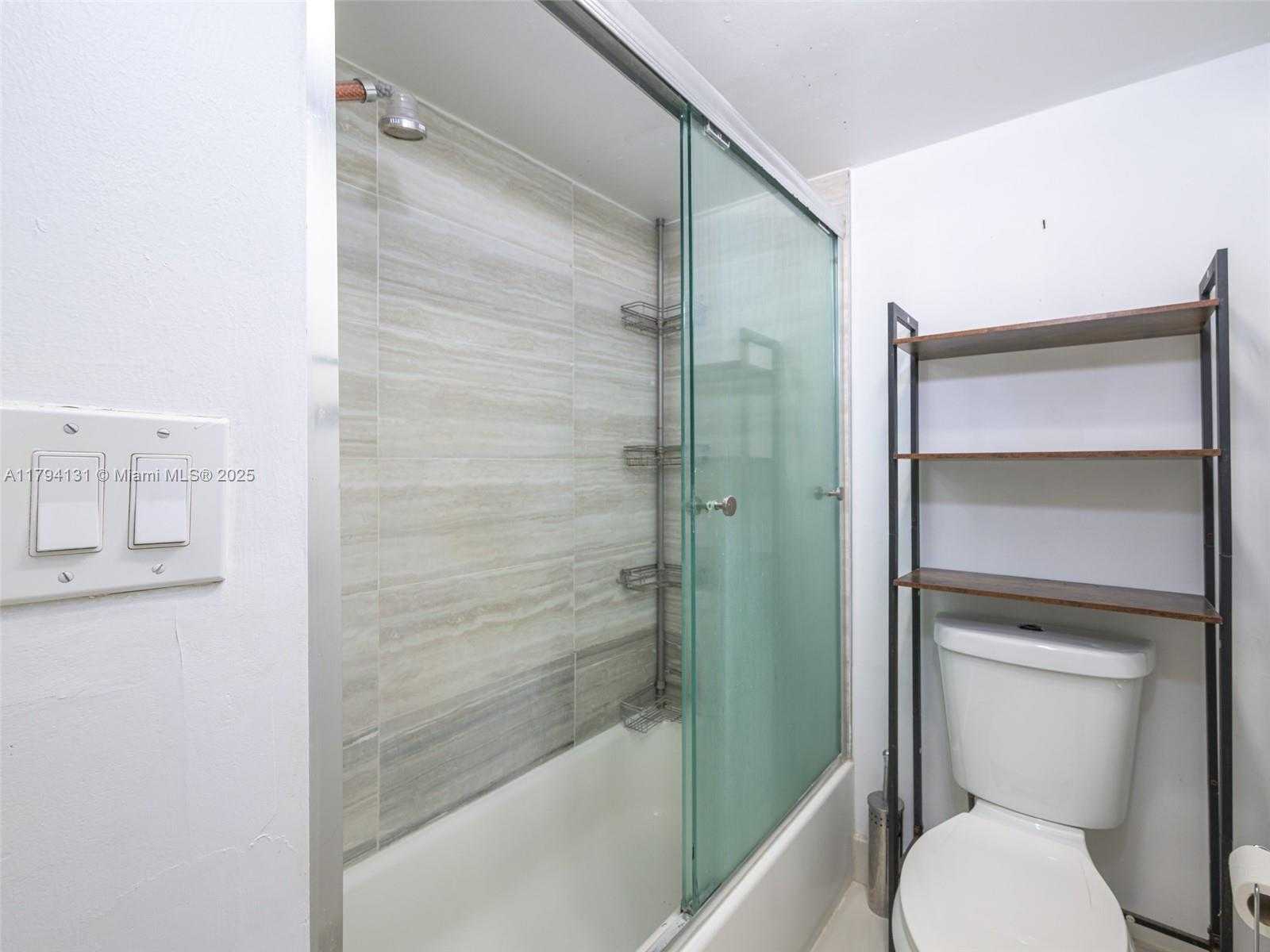 Small Image of 20301 WEST COUNTRY CLUB DR #1927, Aventura Number 16