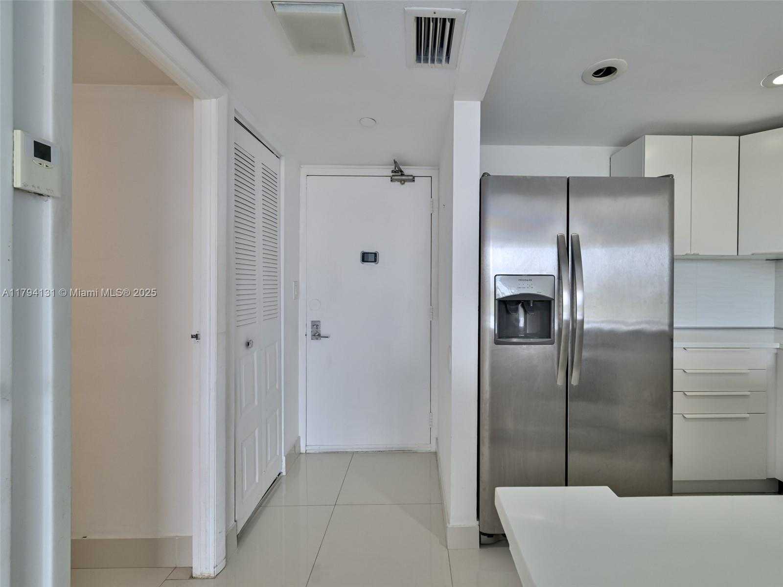 Small Image of 20301 WEST COUNTRY CLUB DR #1927, Aventura Number 4