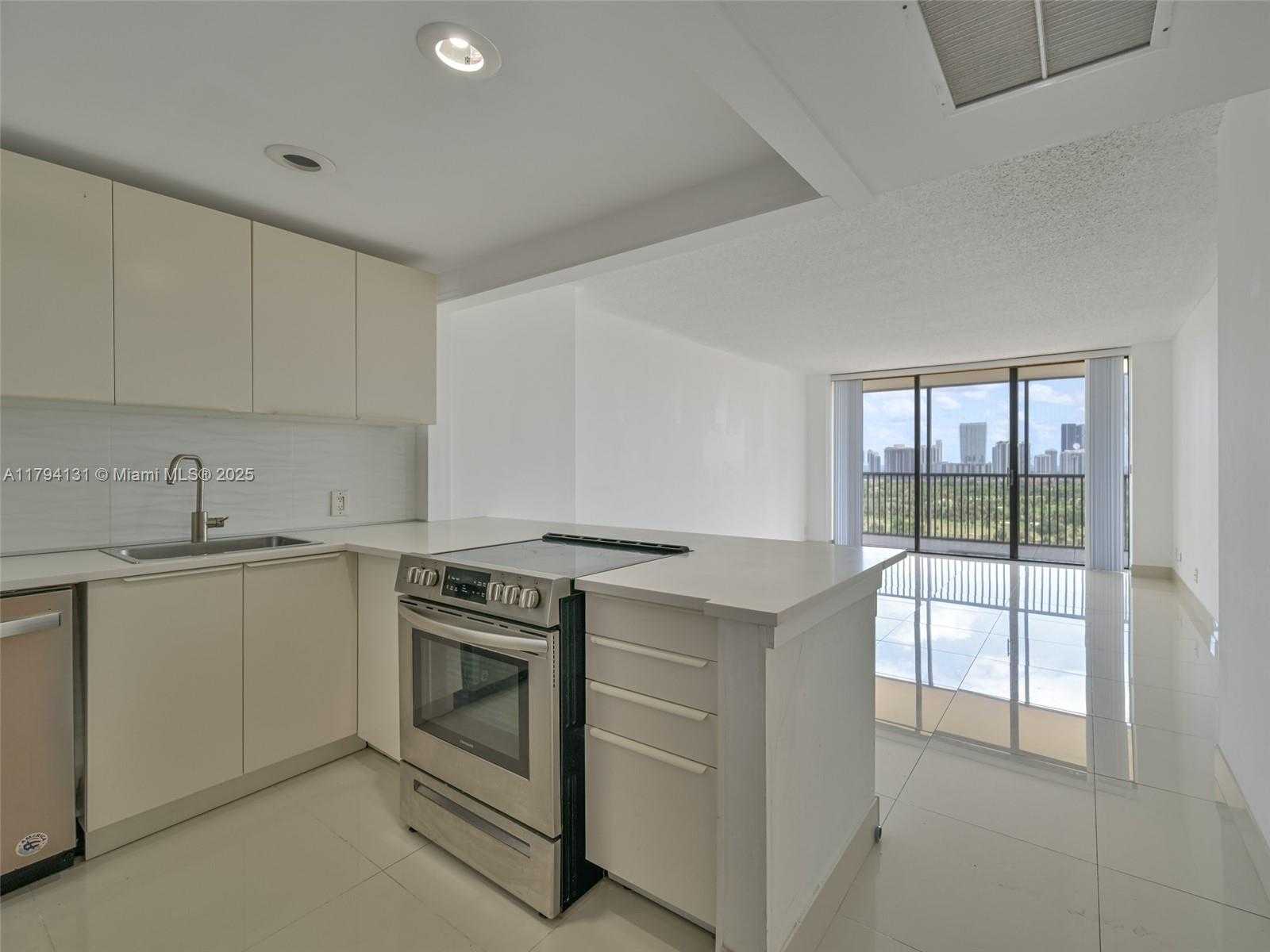 Small Image of 20301 WEST COUNTRY CLUB DR #1927, Aventura Number 6