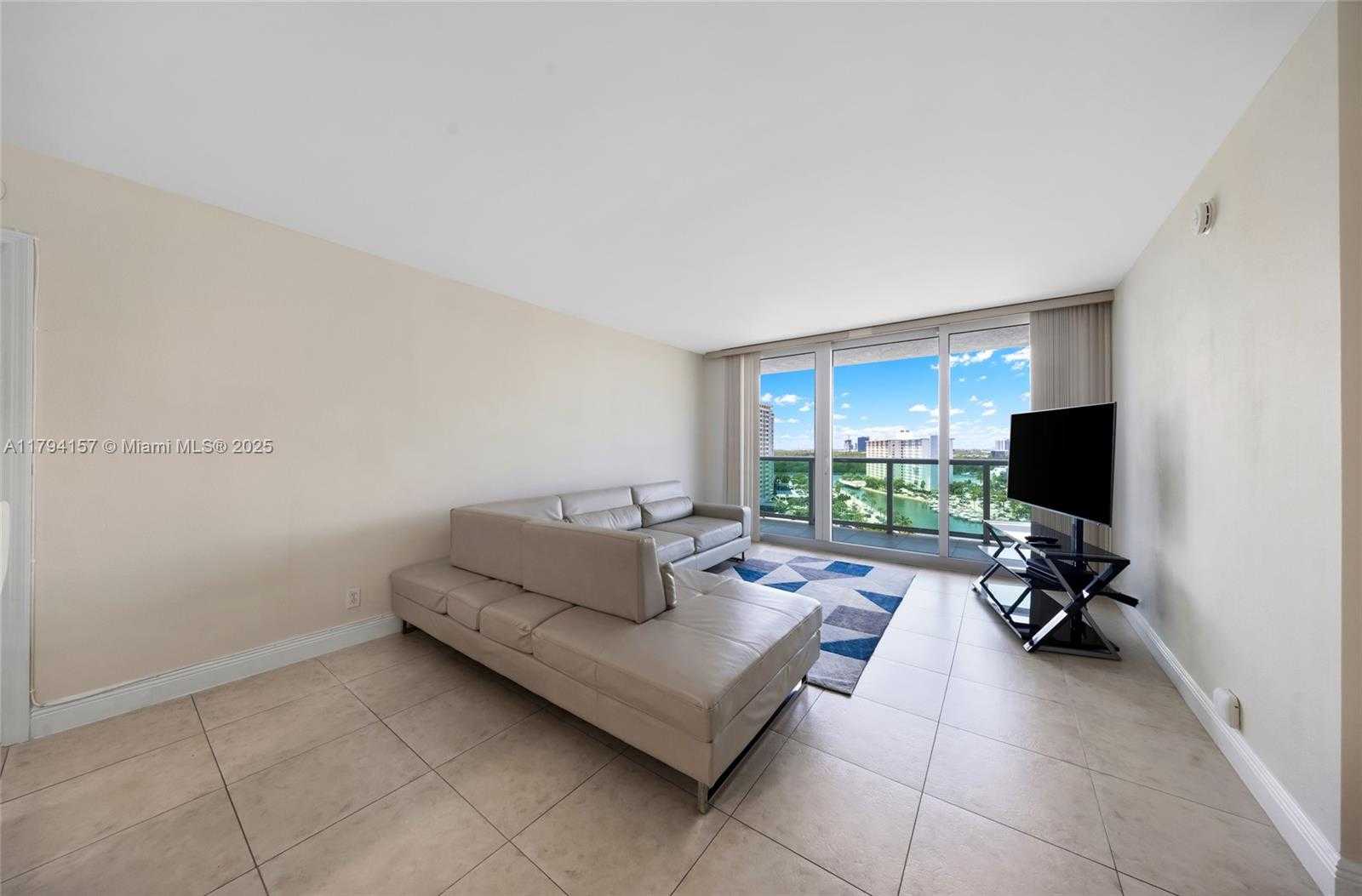 Small Image of 100 BAYVIEW DR #1403, Sunny Isles Beach Number 4