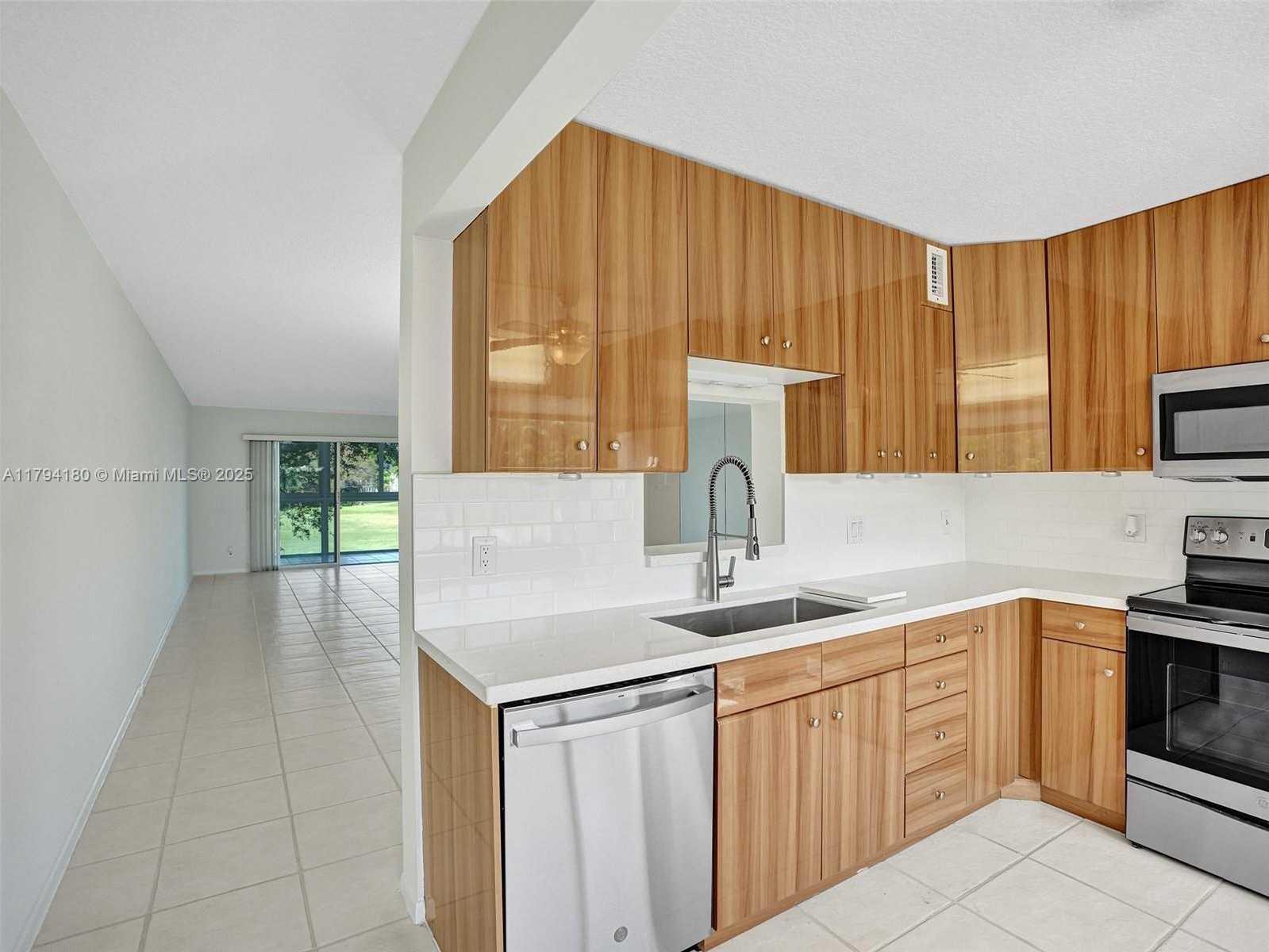 Small Image of 3501 BIMINI LN #K2, Coconut Creek Number 3