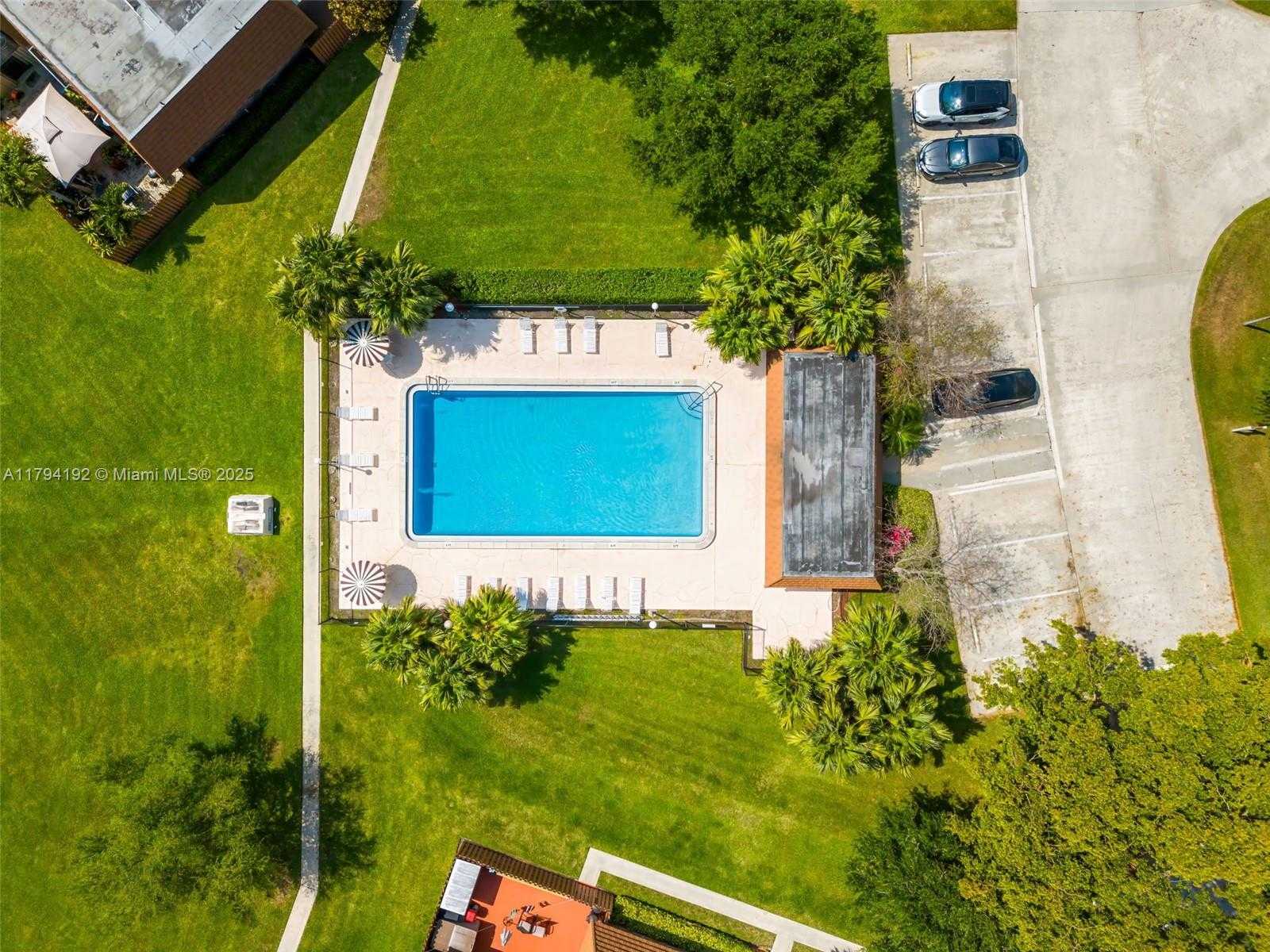 Small Image of 2557 LAKEVIEW CT #2557, Cooper City Number 25