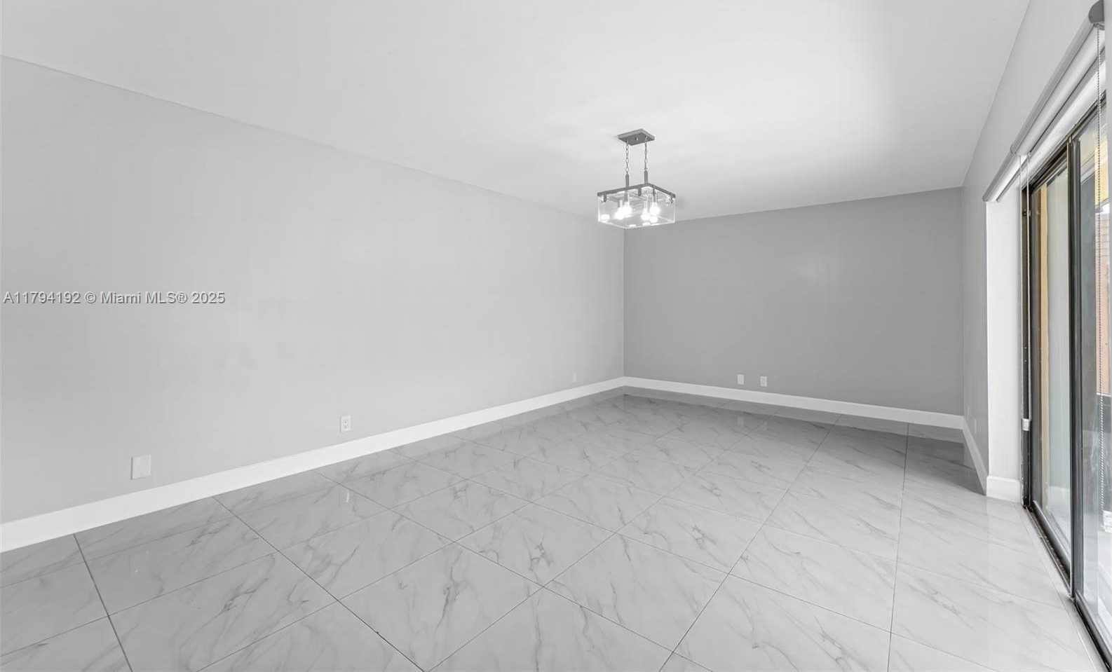 Small Image of 2557 LAKEVIEW CT #2557, Cooper City Number 8
