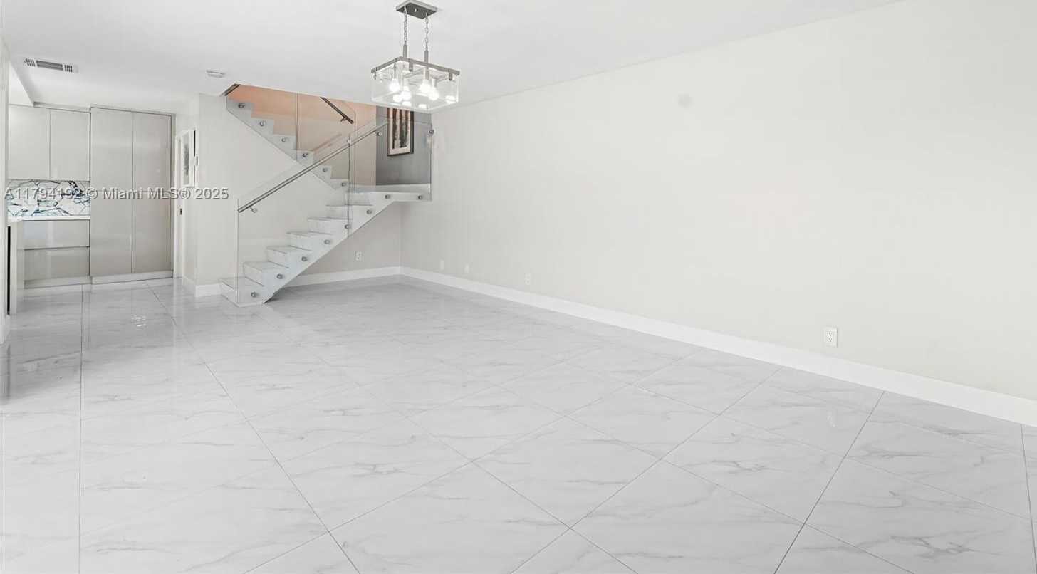 Small Image of 2557 LAKEVIEW CT #2557, Cooper City Number 9