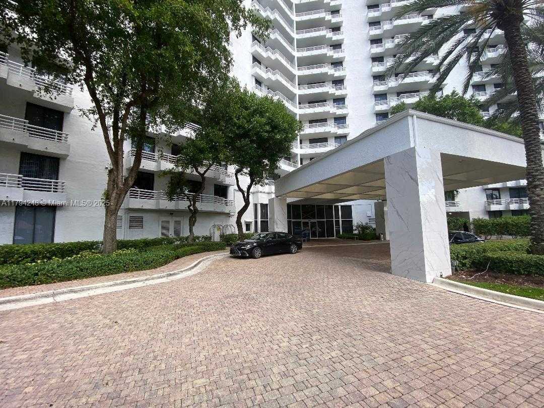 Small Image of 3300 NORTH EAST 192ND ST #612, Aventura Number 2