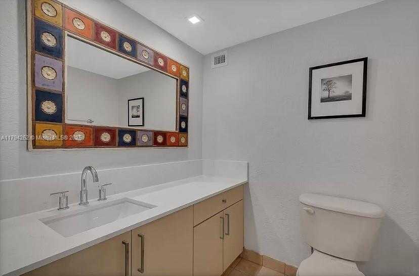 Small Image of 5401 COLLINS AVE #411, Miami Beach Number 20
