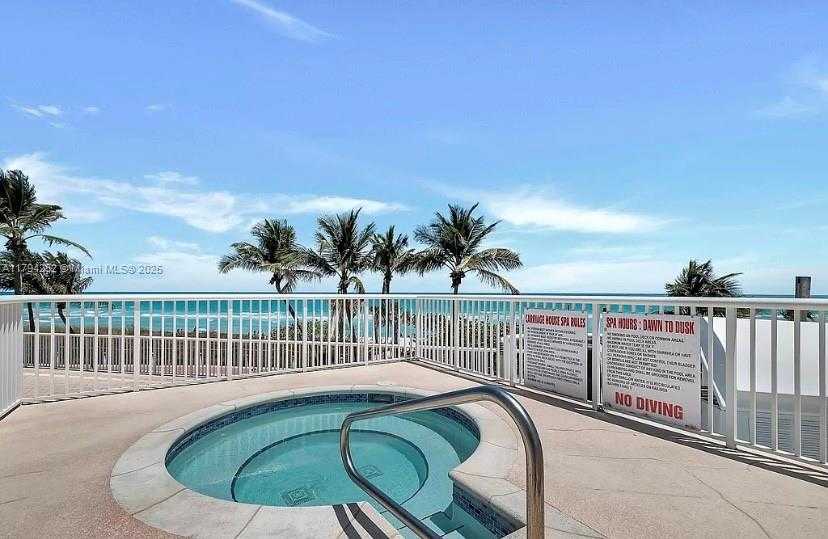 Small Image of 5401 COLLINS AVE #411, Miami Beach Number 26