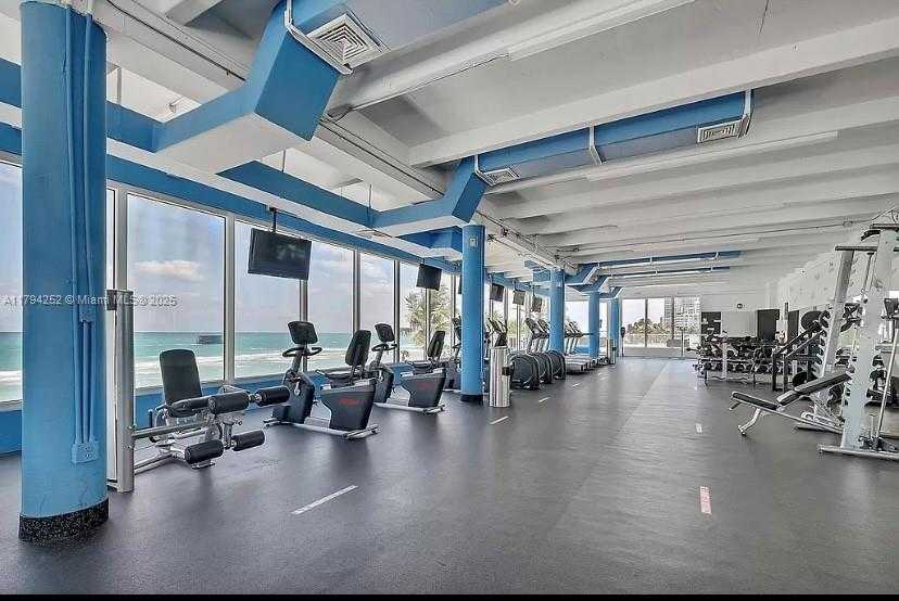 Small Image of 5401 COLLINS AVE #411, Miami Beach Number 29
