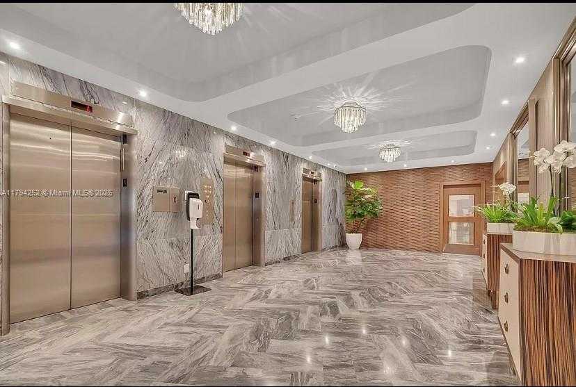 Small Image of 5401 COLLINS AVE #411, Miami Beach Number 32