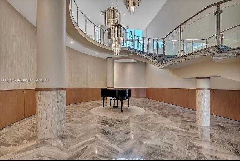 Small Image of 5401 COLLINS AVE #411, Miami Beach Number 37