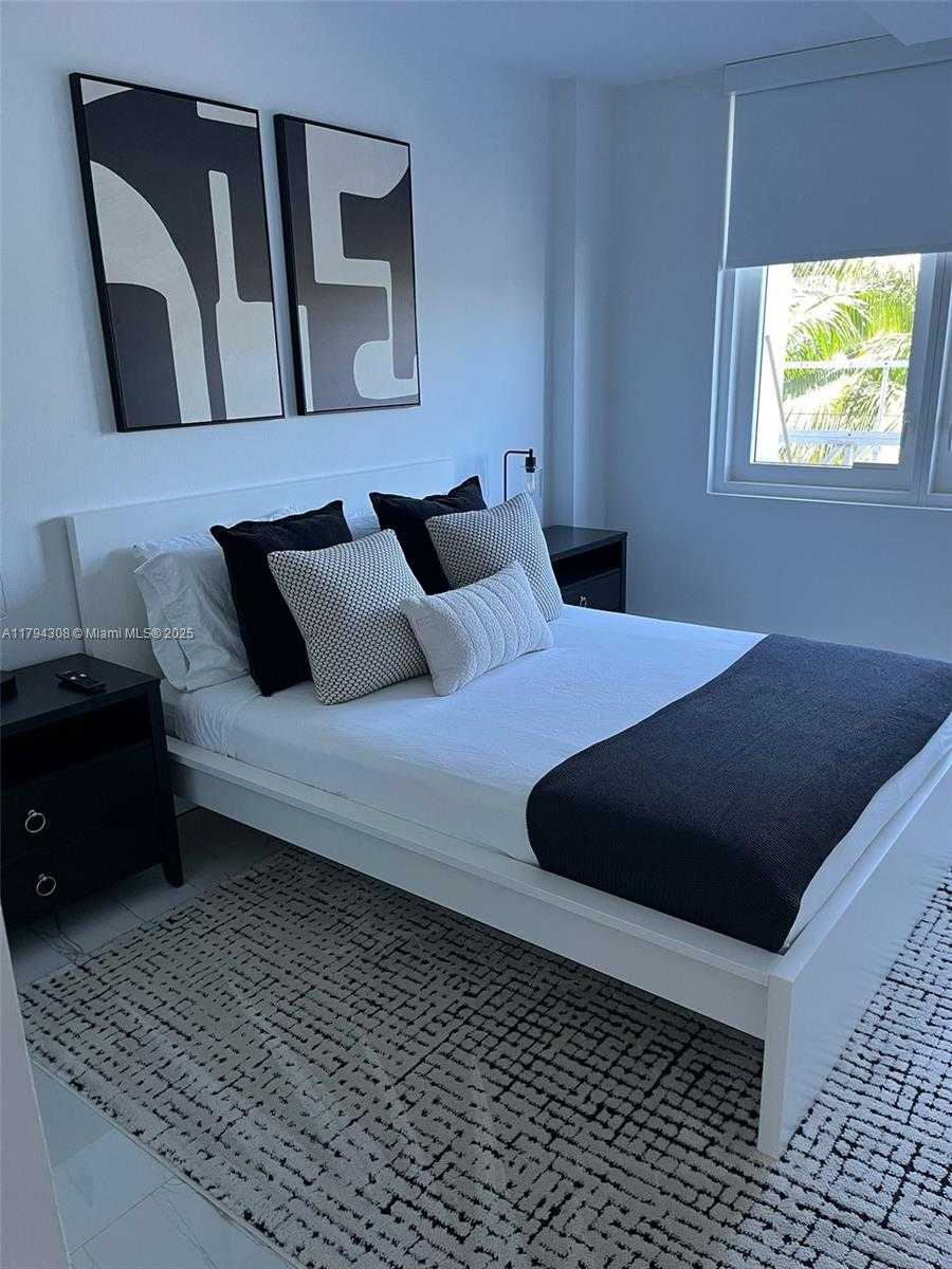 Small Image of 2301 COLLINS AVE #326, Miami Beach Number 14