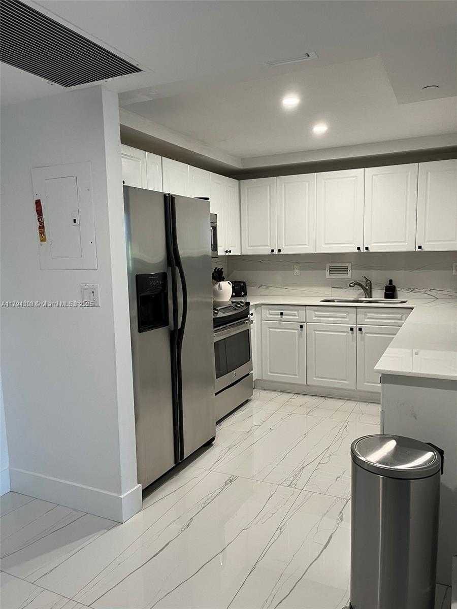 Small Image of 2301 COLLINS AVE #326, Miami Beach Number 16