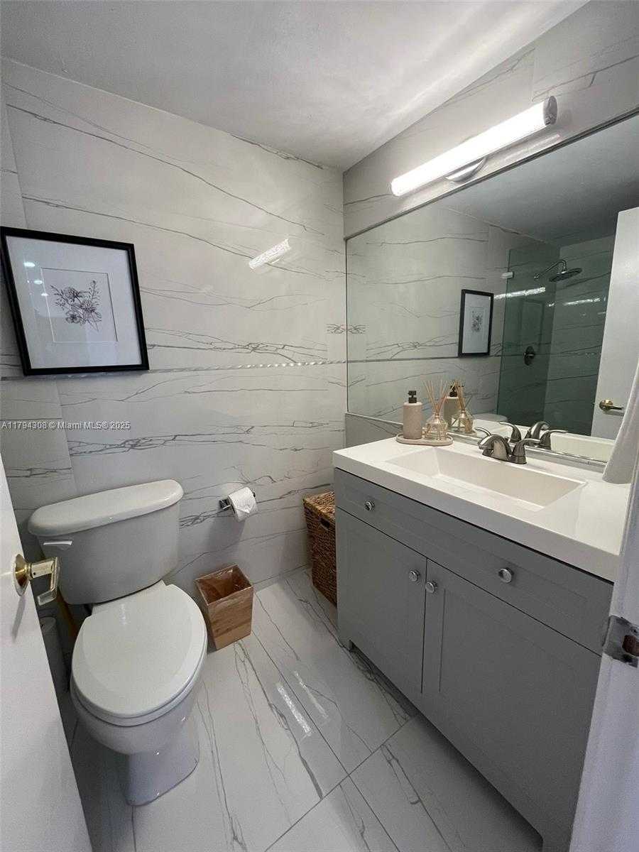Small Image of 2301 COLLINS AVE #326, Miami Beach Number 17