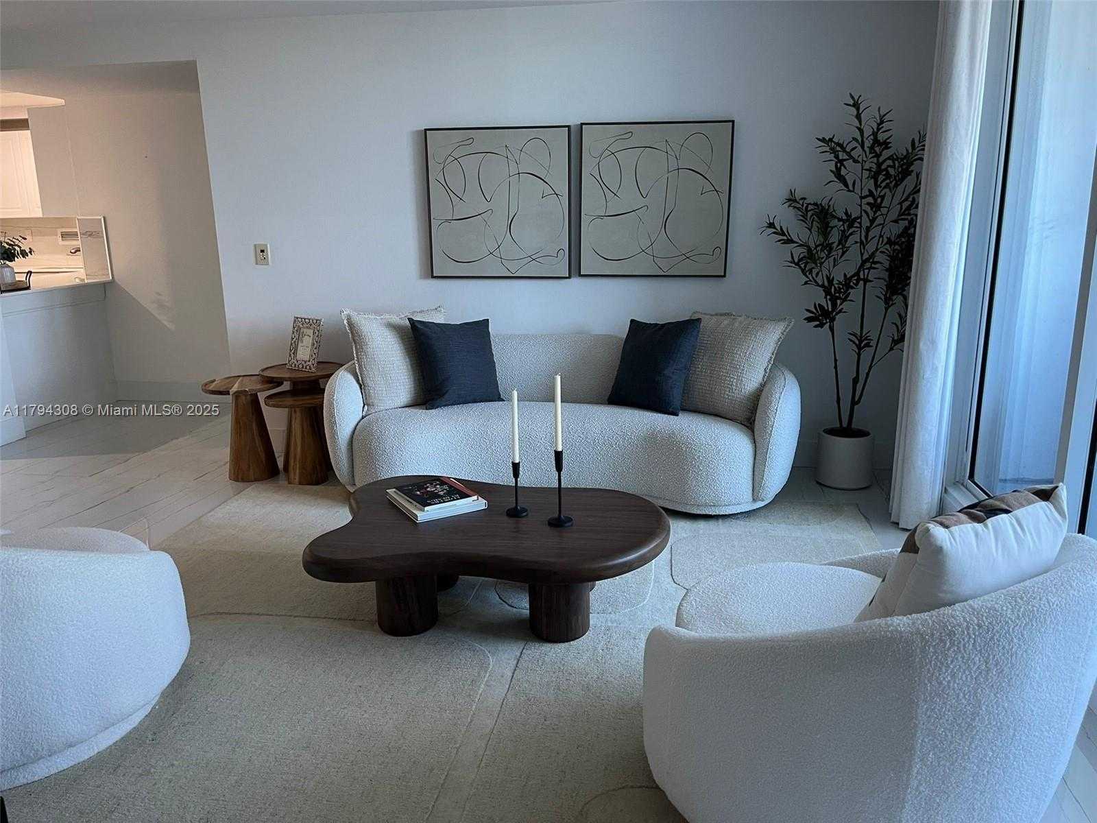 Small Image of 2301 COLLINS AVE #326, Miami Beach Number 4