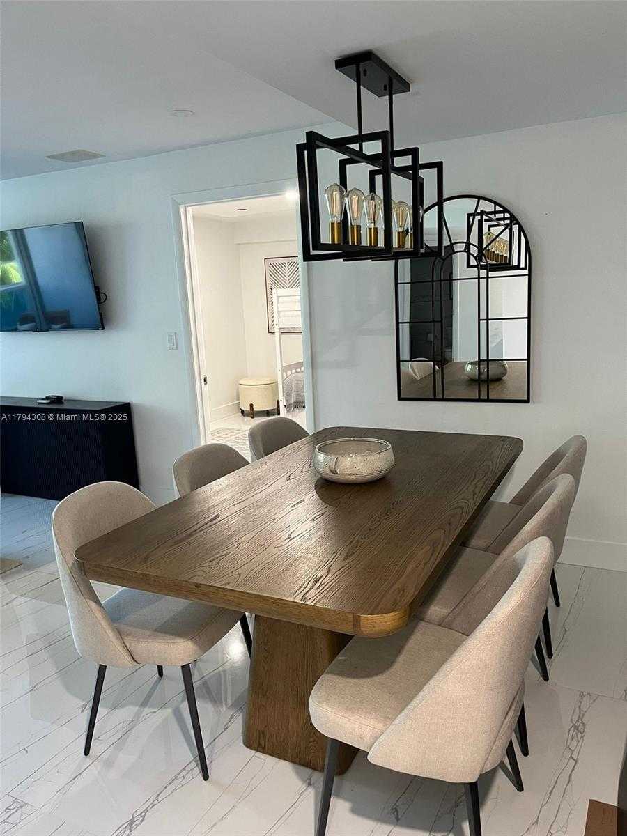 Small Image of 2301 COLLINS AVE #326, Miami Beach Number 6