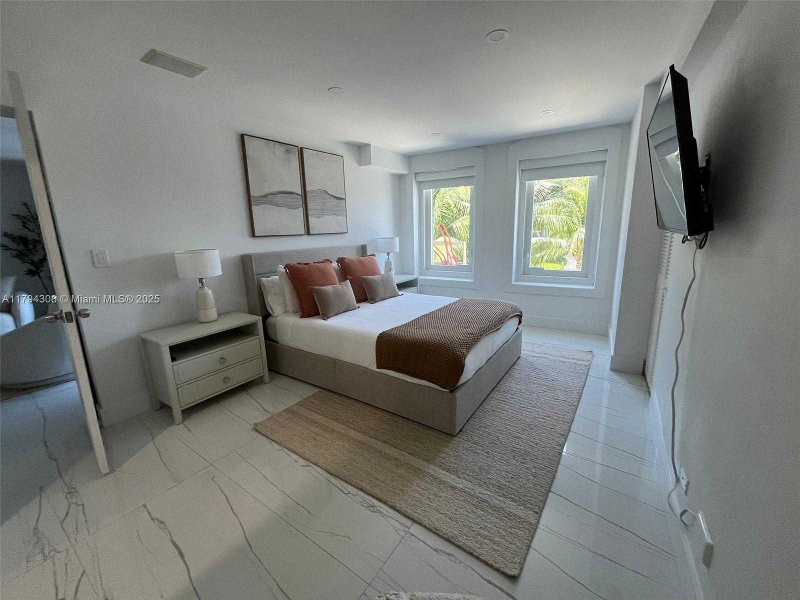 Small Image of 2301 COLLINS AVE #326, Miami Beach Number 8