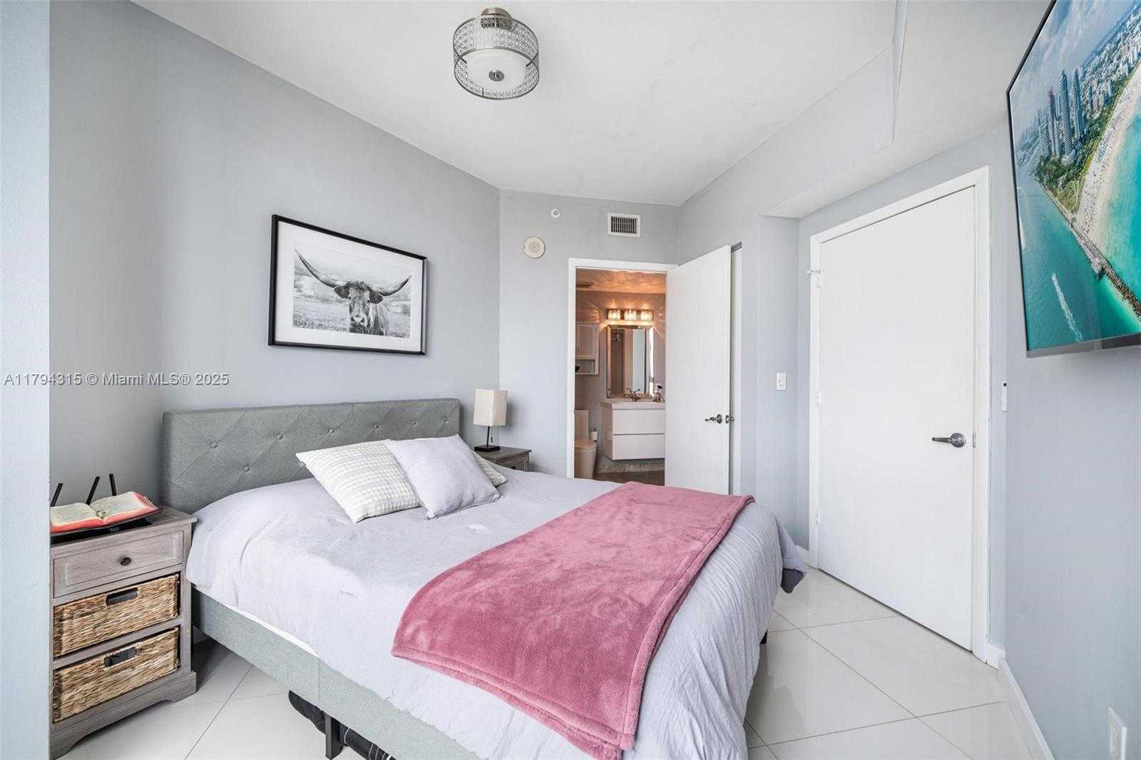 Small Image of 350 SOUTH MIAMI AVE #2505, Miami Number 16