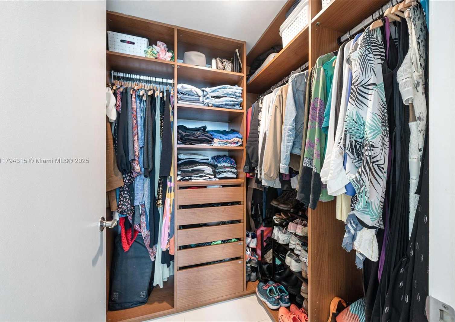 Small Image of 350 SOUTH MIAMI AVE #2505, Miami Number 23