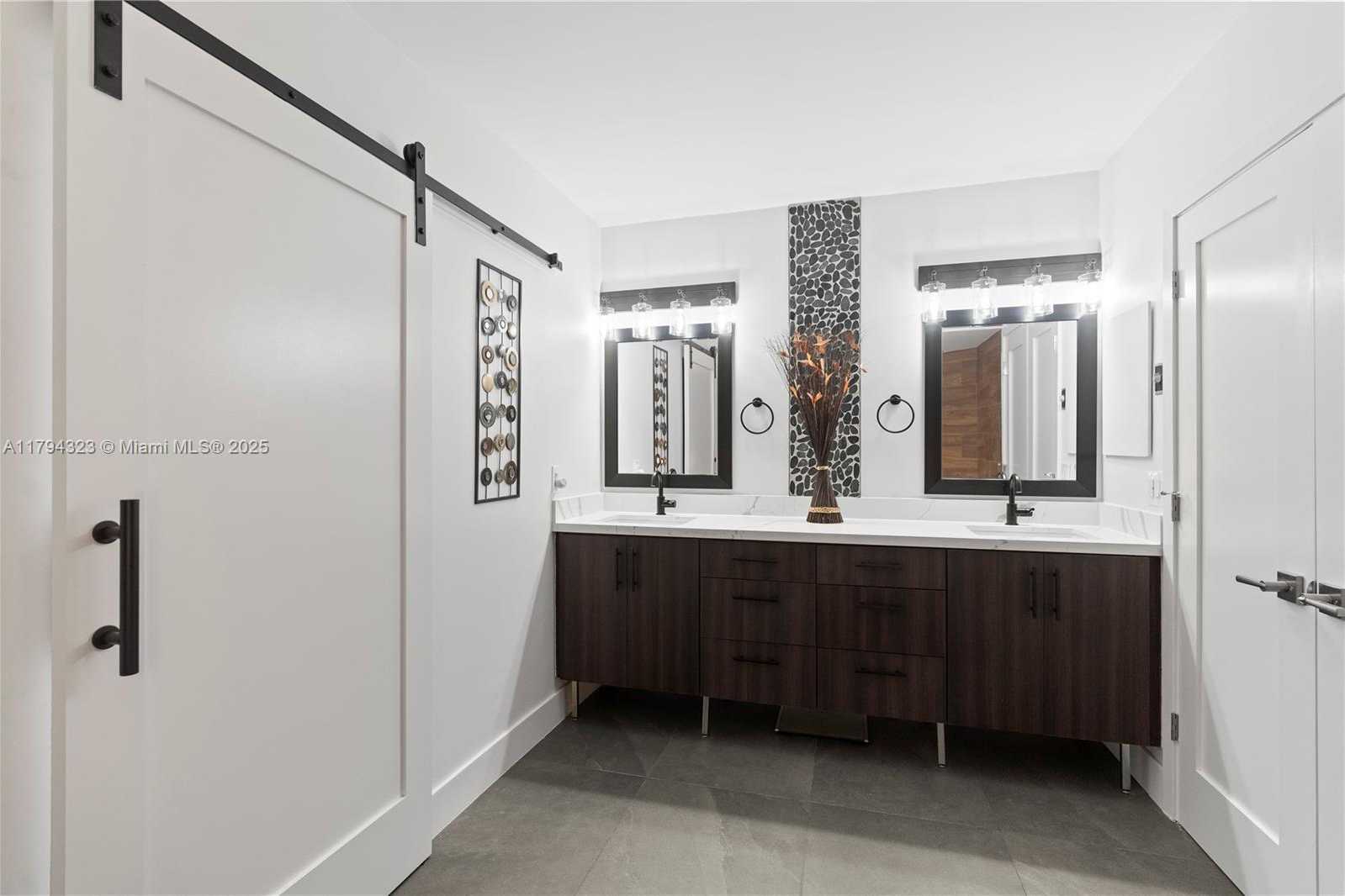 Small Image of 3600 MYSTIC POINTE DR #306, Aventura Number 11