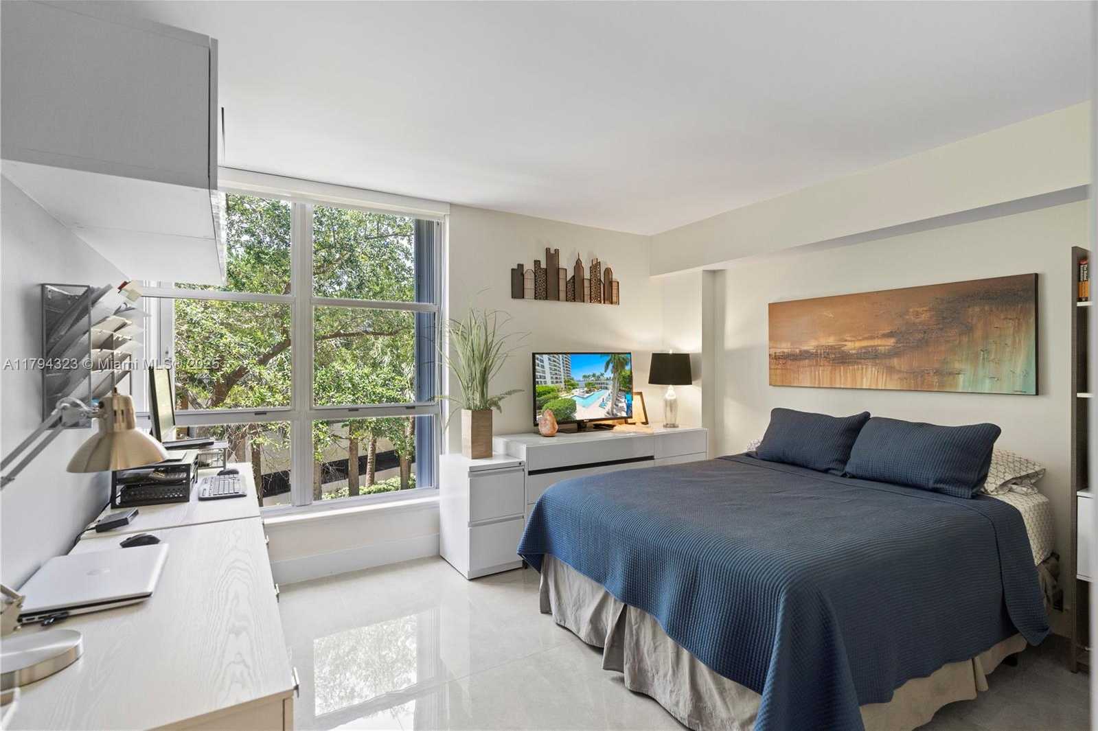 Small Image of 3600 MYSTIC POINTE DR #306, Aventura Number 12