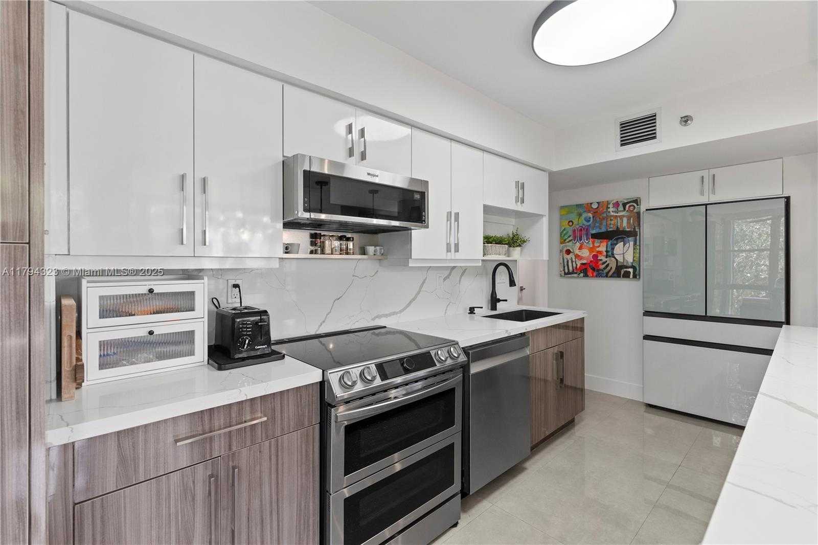 Small Image of 3600 MYSTIC POINTE DR #306, Aventura Number 2