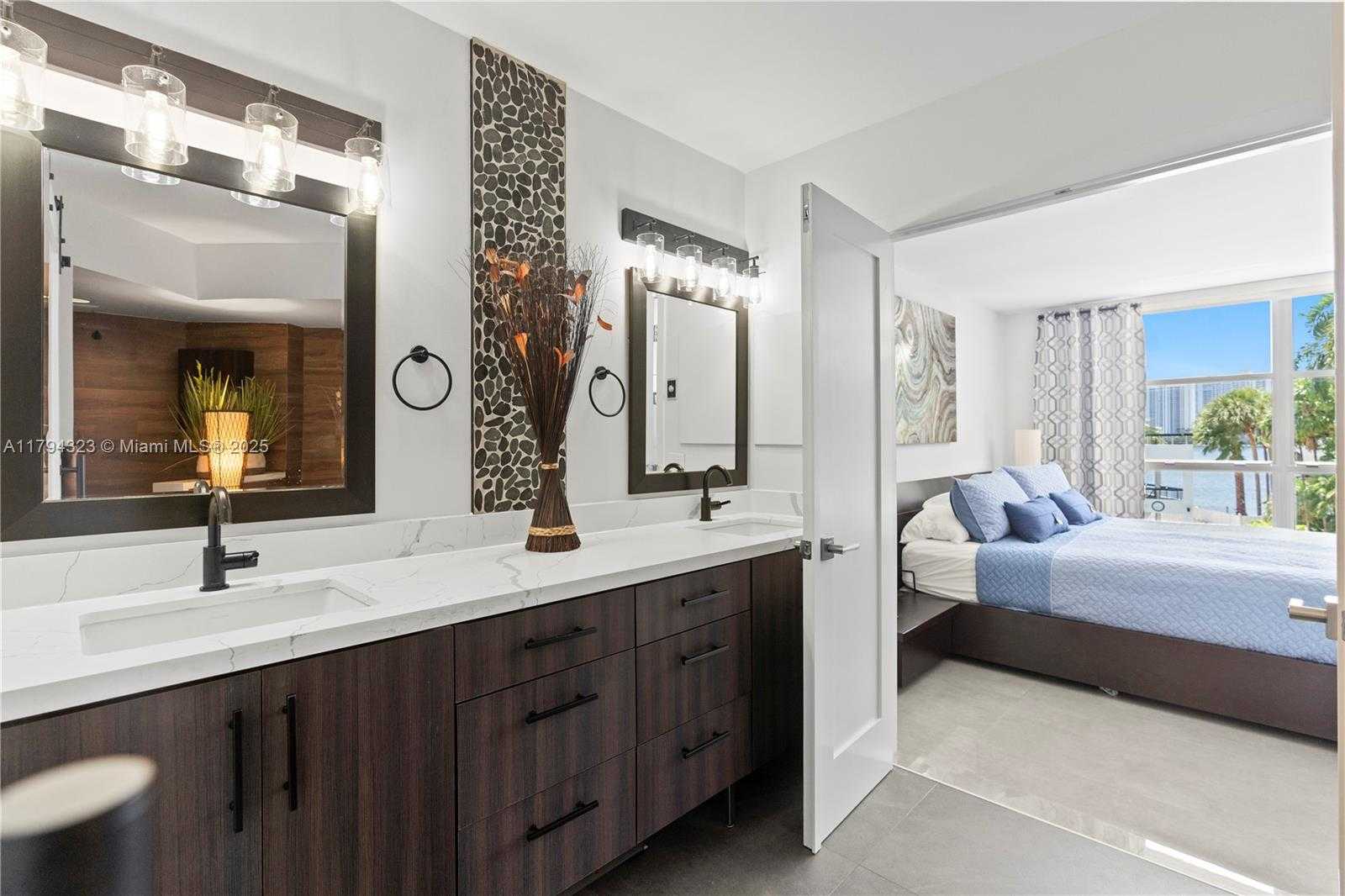 Small Image of 3600 MYSTIC POINTE DR #306, Aventura Number 6