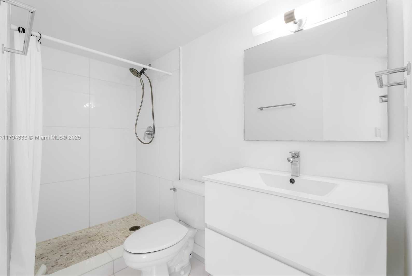 Small Image of 1688 WEST AVE #401, Miami Beach Number 13