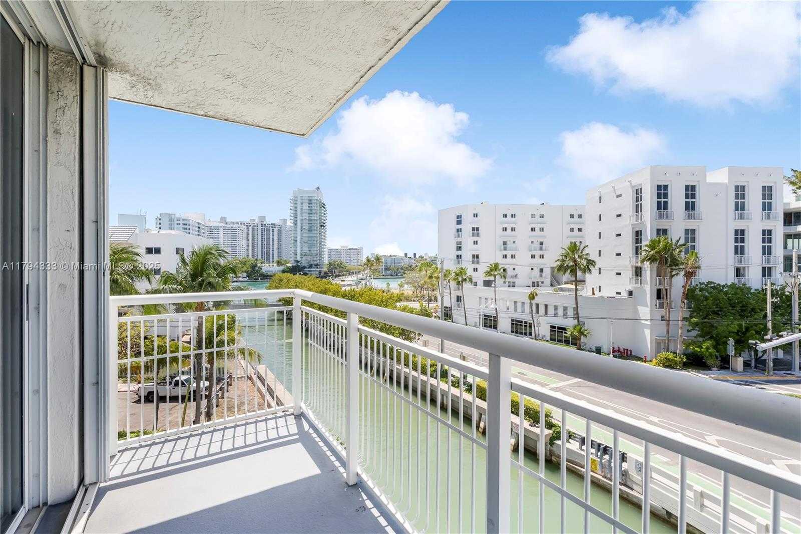 Small Image of 1688 WEST AVE #401, Miami Beach Number 6