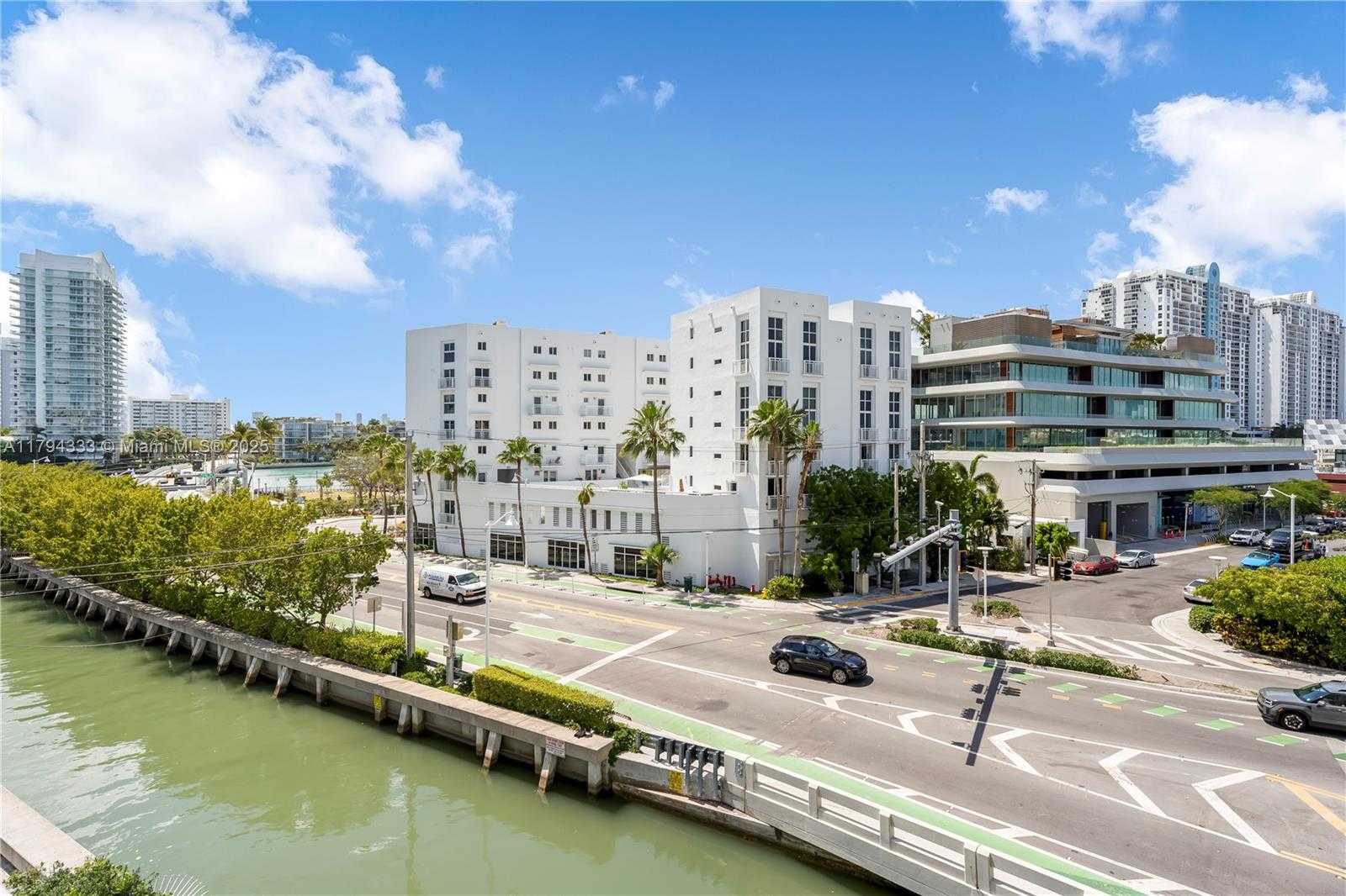 Small Image of 1688 WEST AVE #401, Miami Beach Number 7