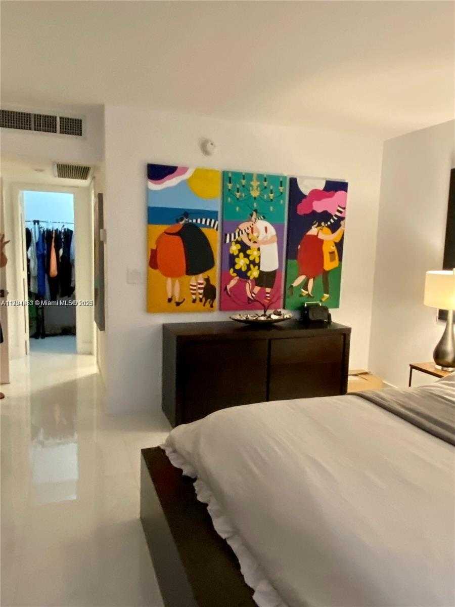 Small Image of 5600 COLLINS AVE #7V, Miami Beach Number 14