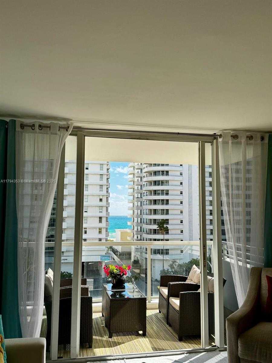 Small Image of 5600 COLLINS AVE #7V, Miami Beach Number 22